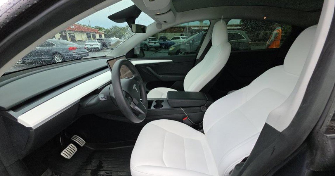 Used 2023 Tesla Model Y Performance AWD/4WD image 4