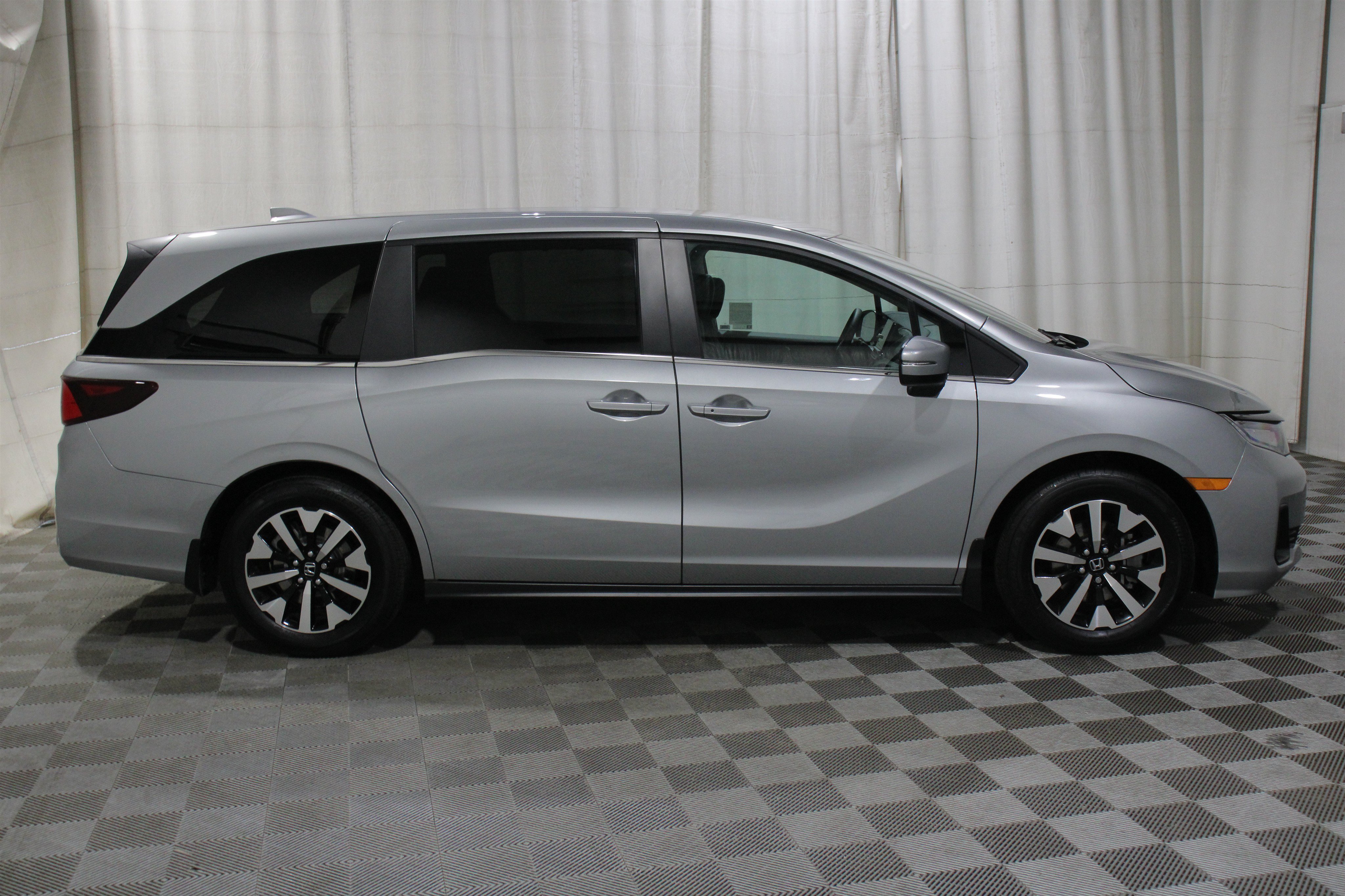 Used 2026 Honda Odyssey EX-L image 33