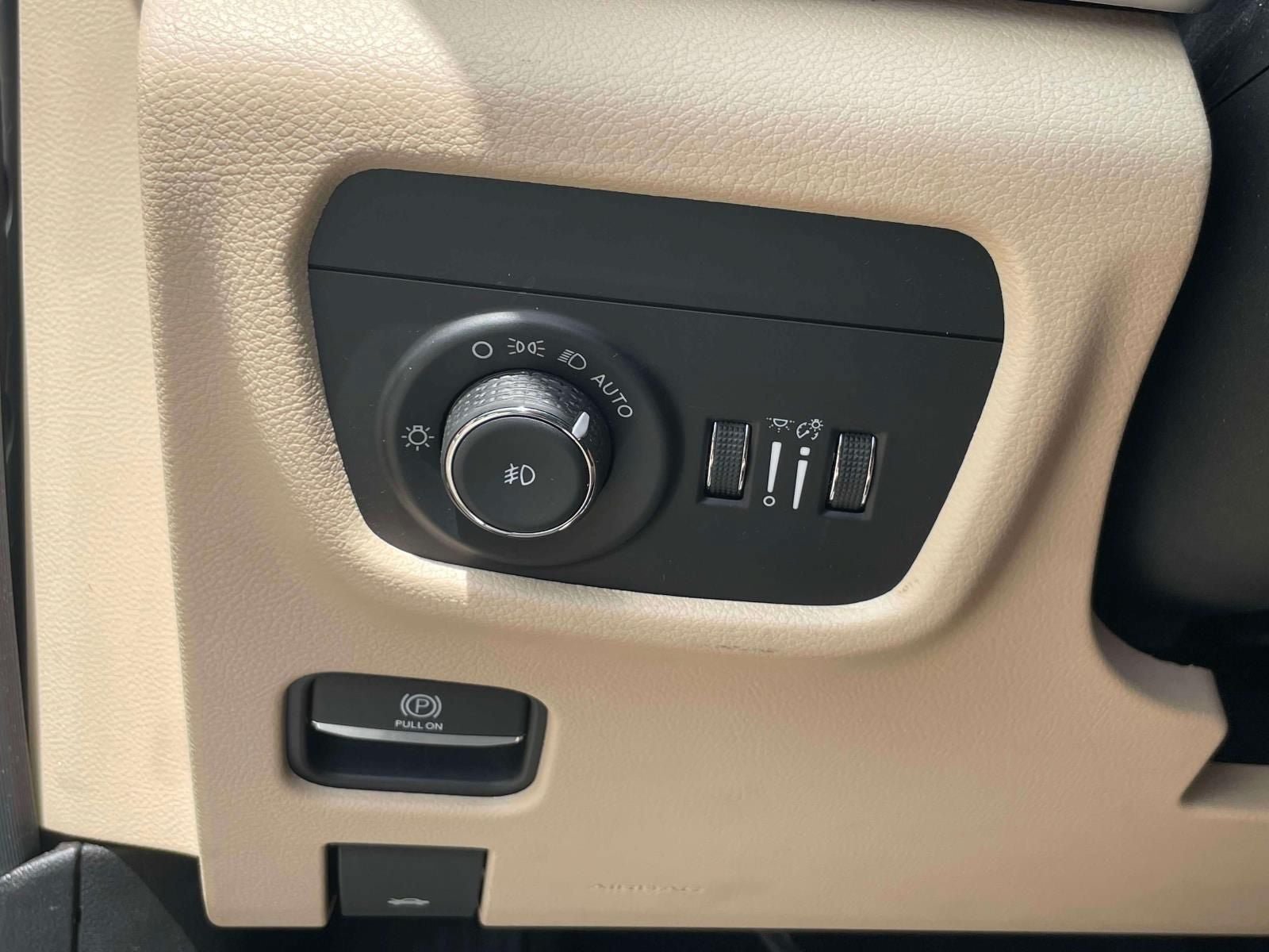 Used 2022 Jeep Grand Cherokee L Limited AWD/4WD image 19