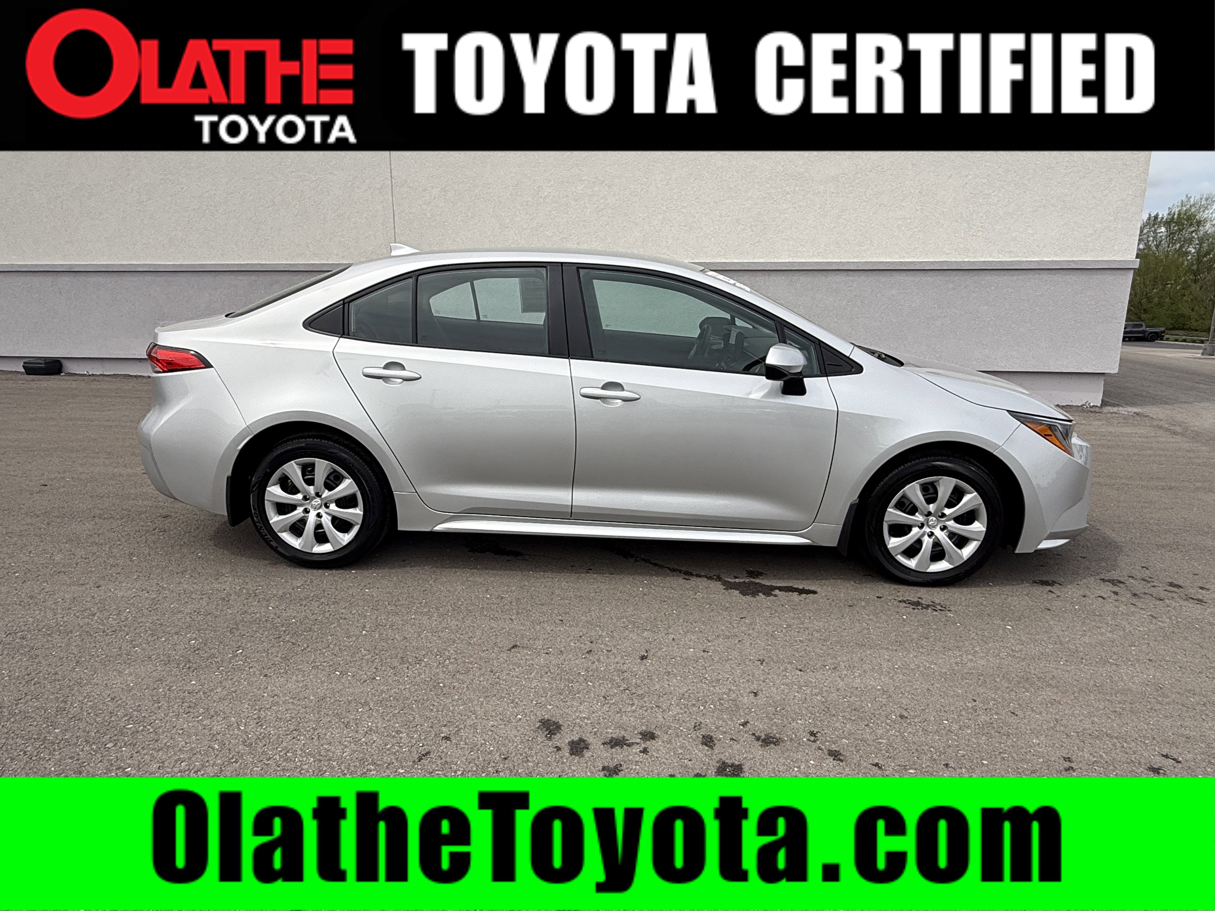Certified 2025 Toyota Corolla LE FWD image 1