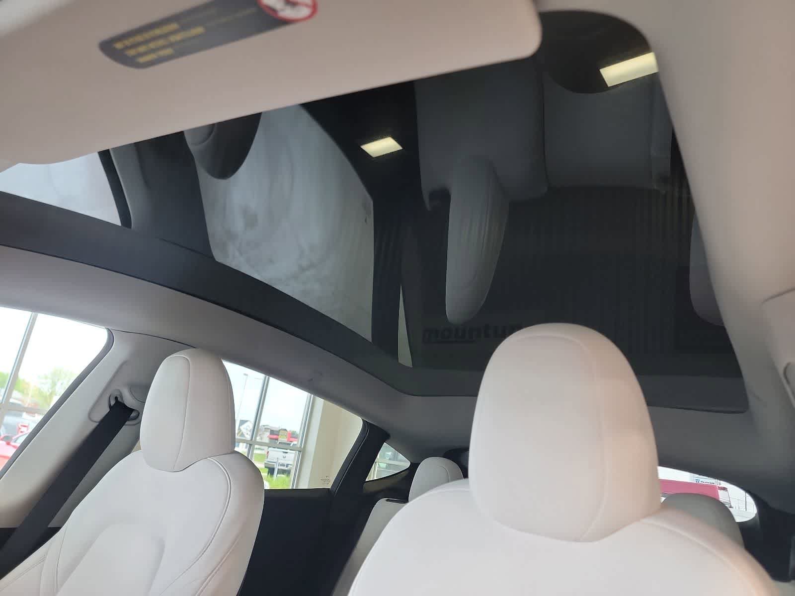 Used 2025 Tesla Model Y Long Range AWD/4WD image 14