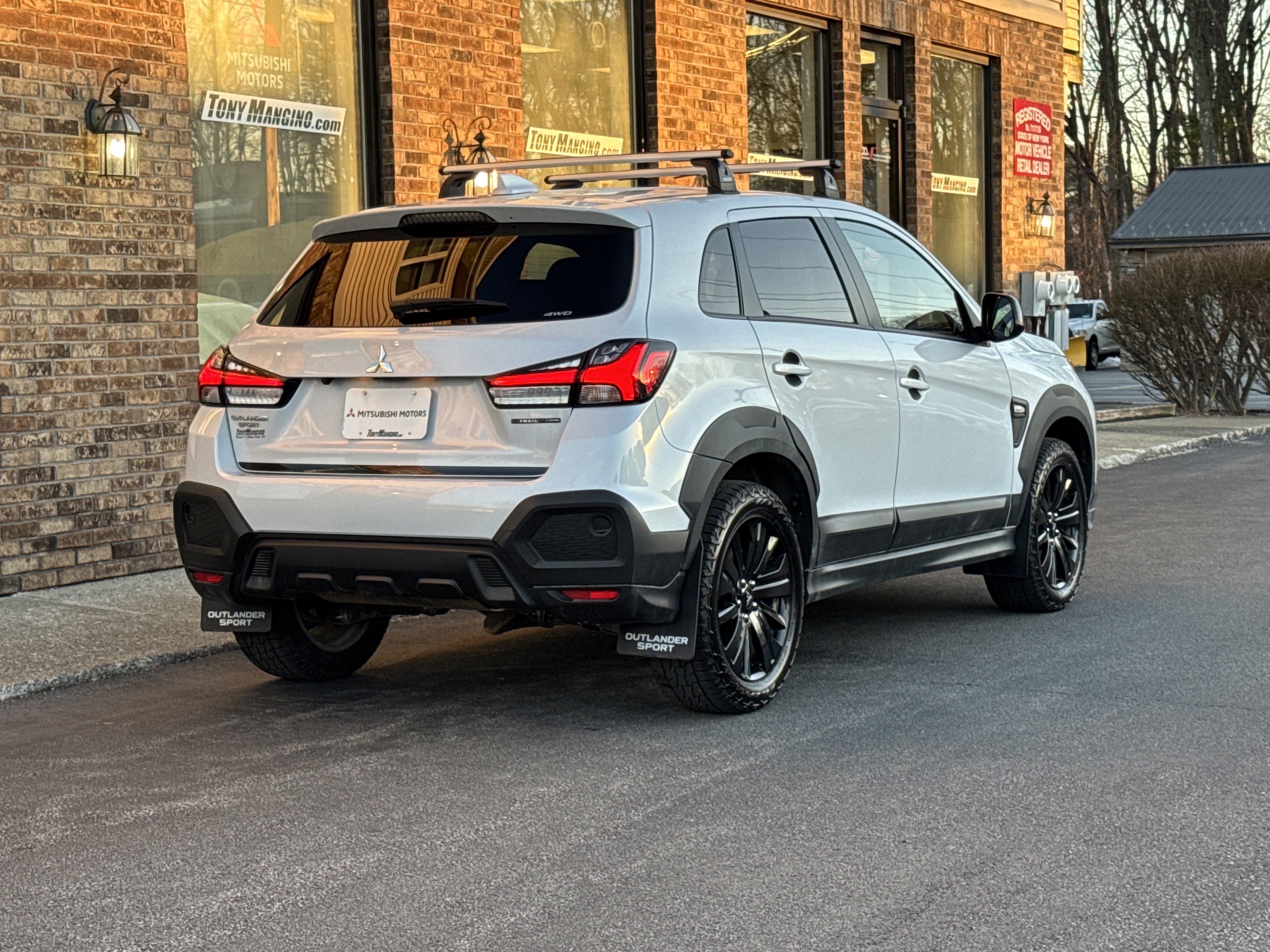 Used 2025 Mitsubishi Outlander Sport AWD image 5
