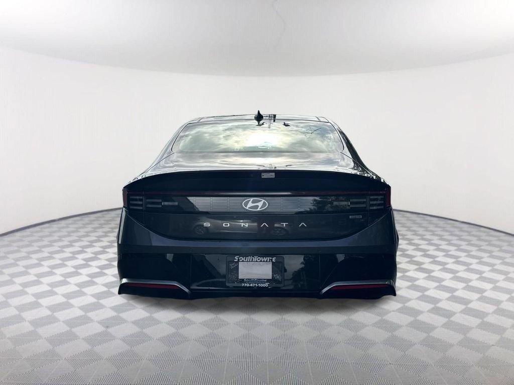 Used 2025 Hyundai Sonata Limited FWD image 6