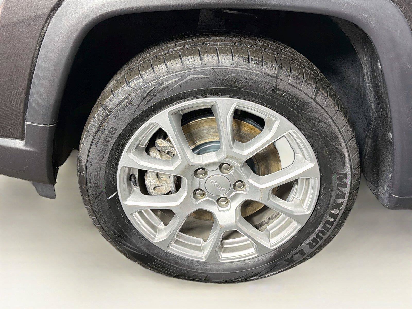 Used 2023 Jeep Compass Latitude AWD/4WD image 33