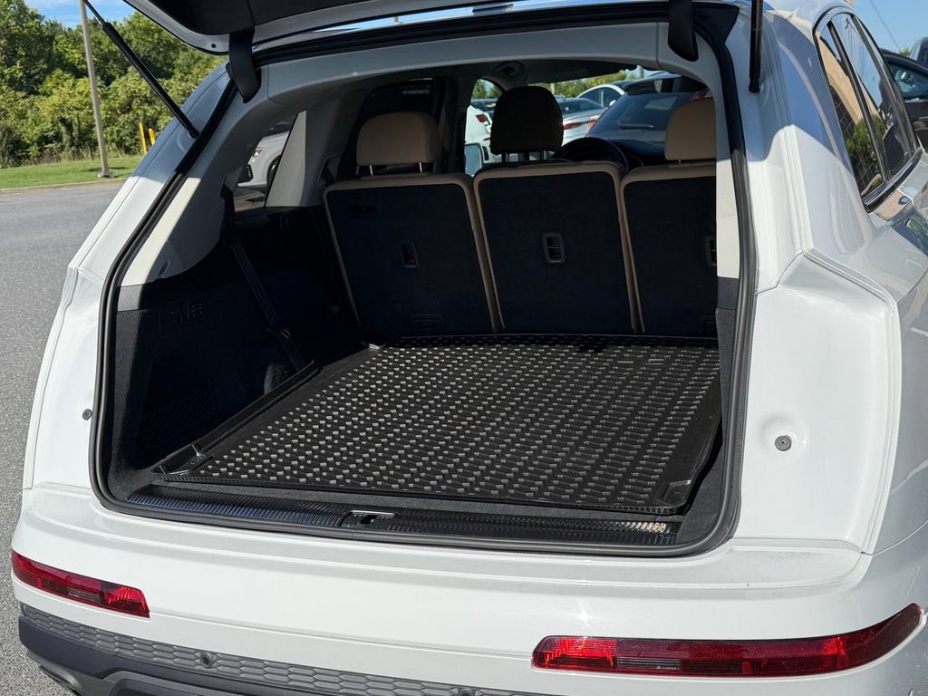Certified 2025 Audi Q7 3.0T Prestige AWD/4WD image 20