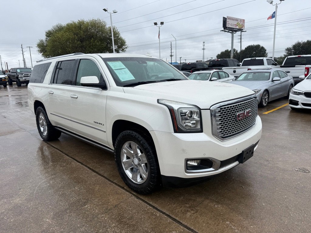 Used 2015 GMC Yukon XL Denali w/ Premium Package image 3