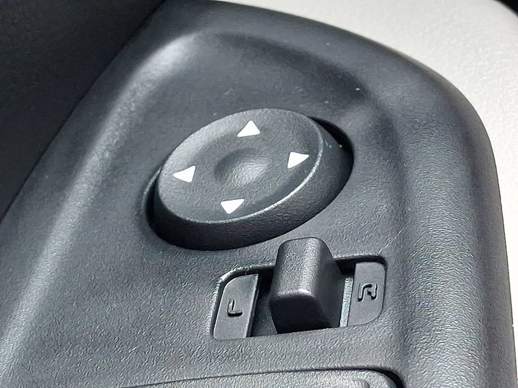Used 2024 Hyundai Venue SEL FWD image 26