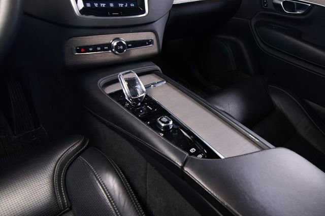 Certified 2023 Volvo XC90 B6 Ultimate w/ Protection Package AWD/4WD image 11
