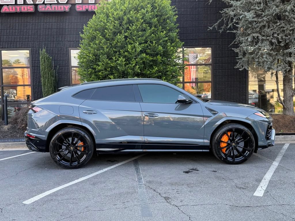 Used 2022 Lamborghini Urus AWD/4WD image 21