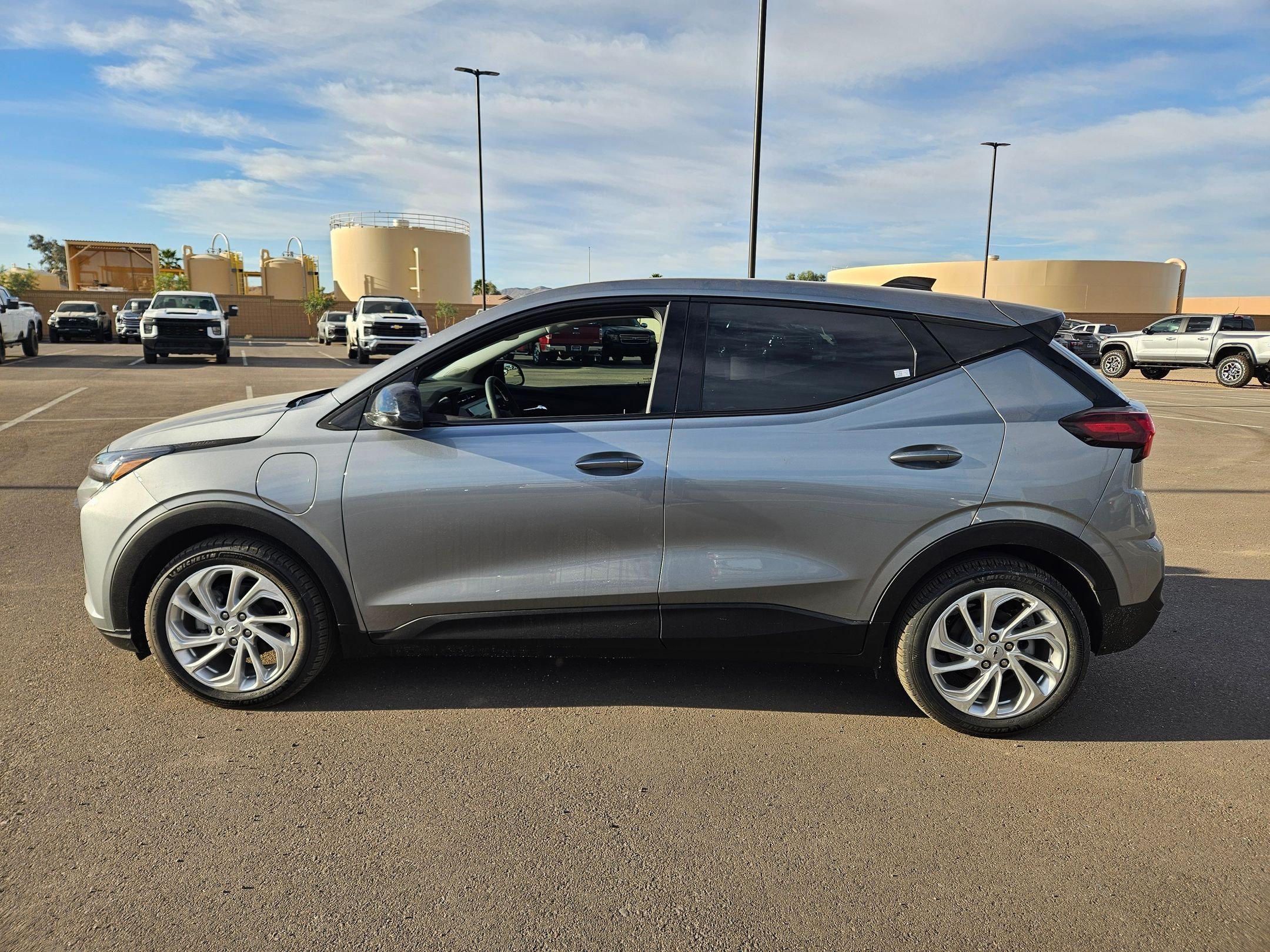 New 2027 Chevrolet Bolt LT w/ Comfort Package FWD image 2