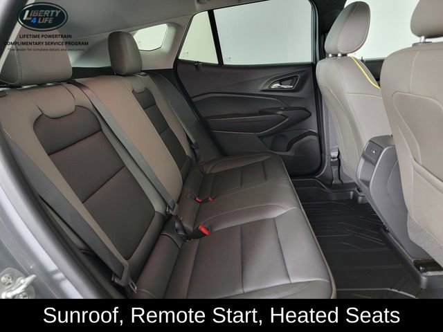 Used 2025 Chevrolet Trax ACTIV w/ Sunroof Package image 18