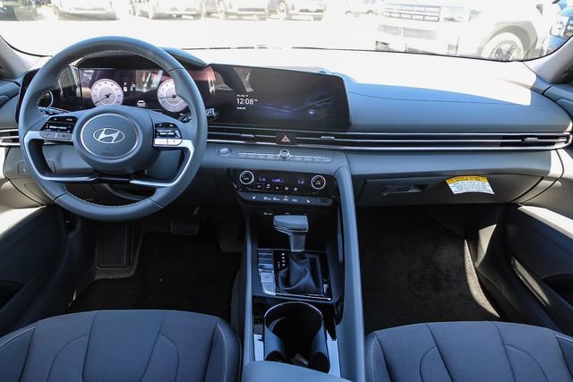 New 2025 Hyundai Elantra SEL image 14