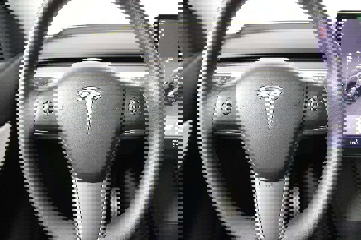 Used 2022 Tesla Model Y Performance image 13