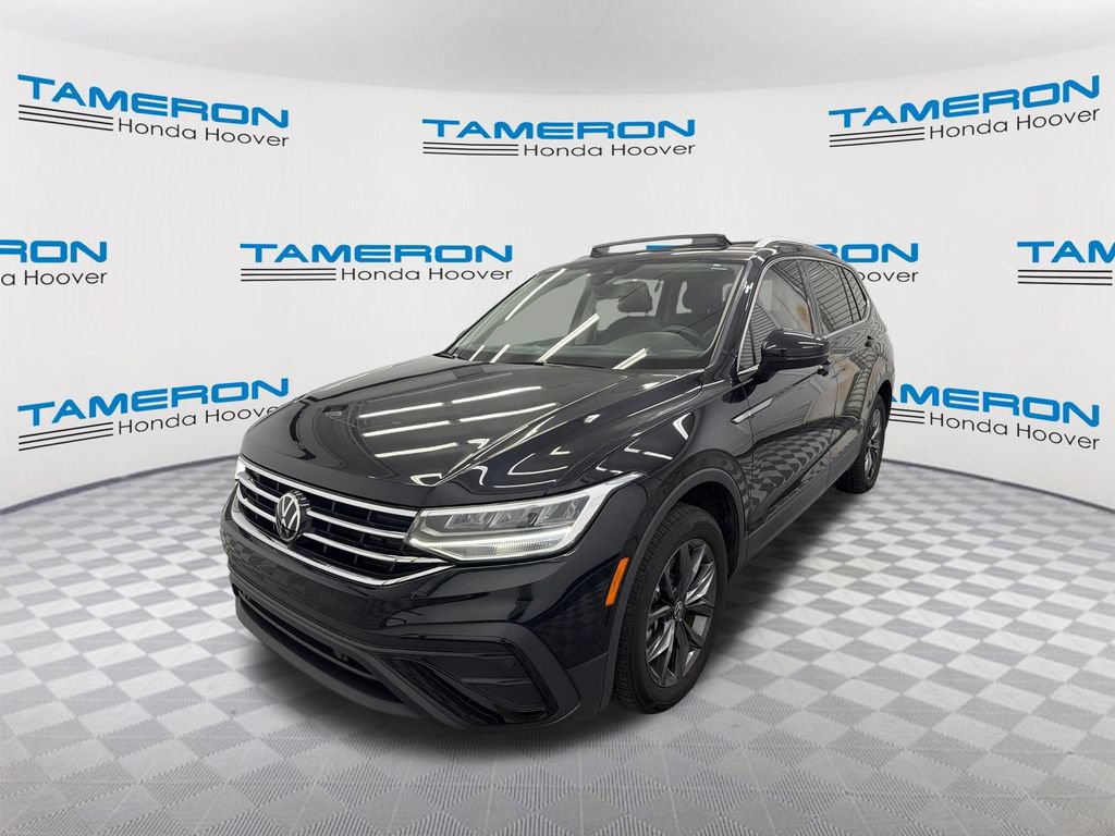 Used 2023 Volkswagen Tiguan SE w/ Panoramic Sunroof Package