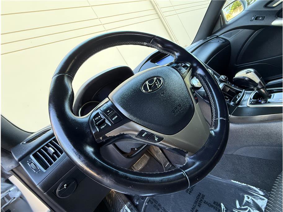Used 2013 Hyundai Genesis 2.0T image 11