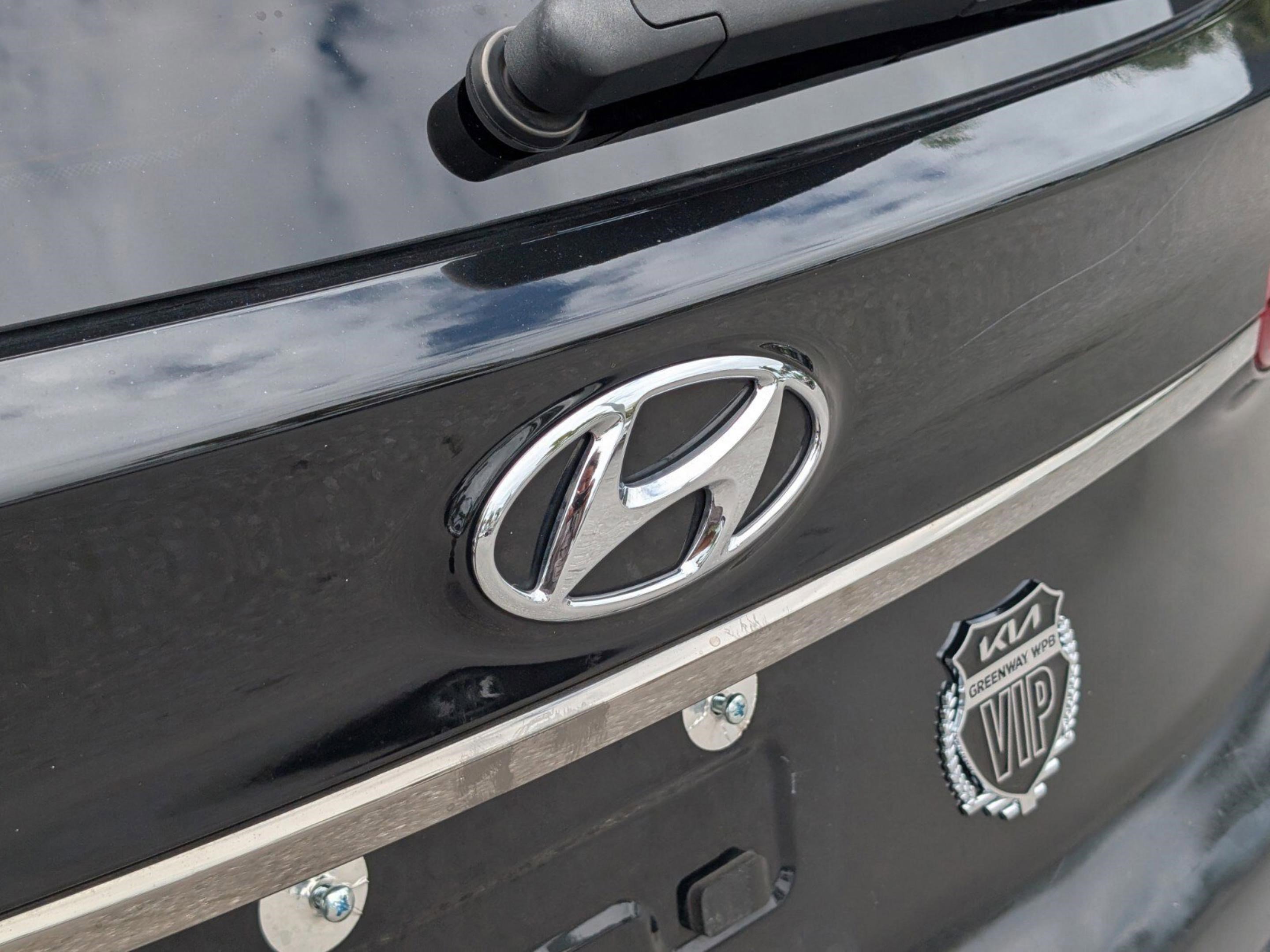 Used 2019 Hyundai Santa Fe SEL FWD image 35