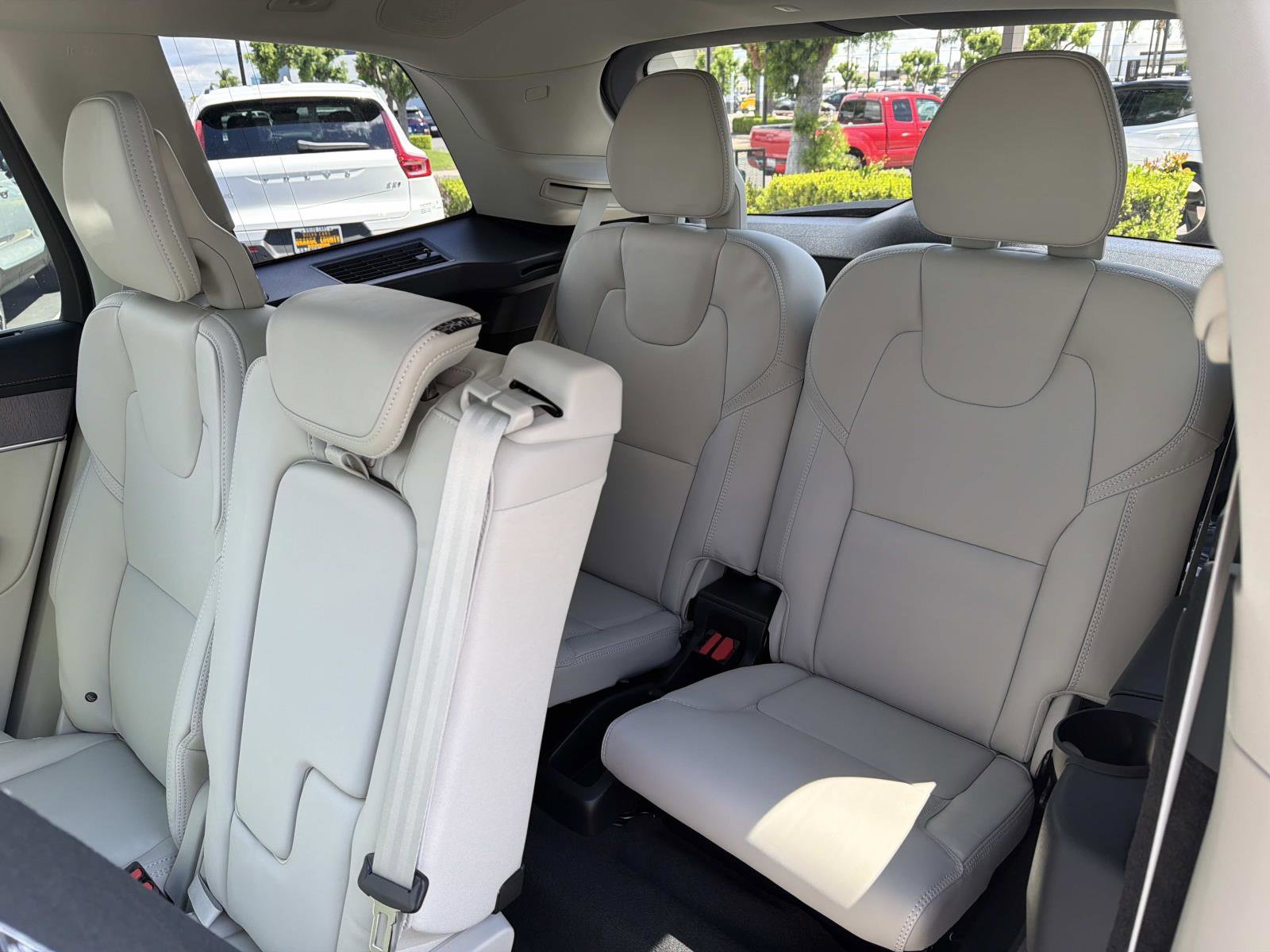 New 2026 Volvo XC90 B6 Ultra w/ Protection Package AWD/4WD image 18