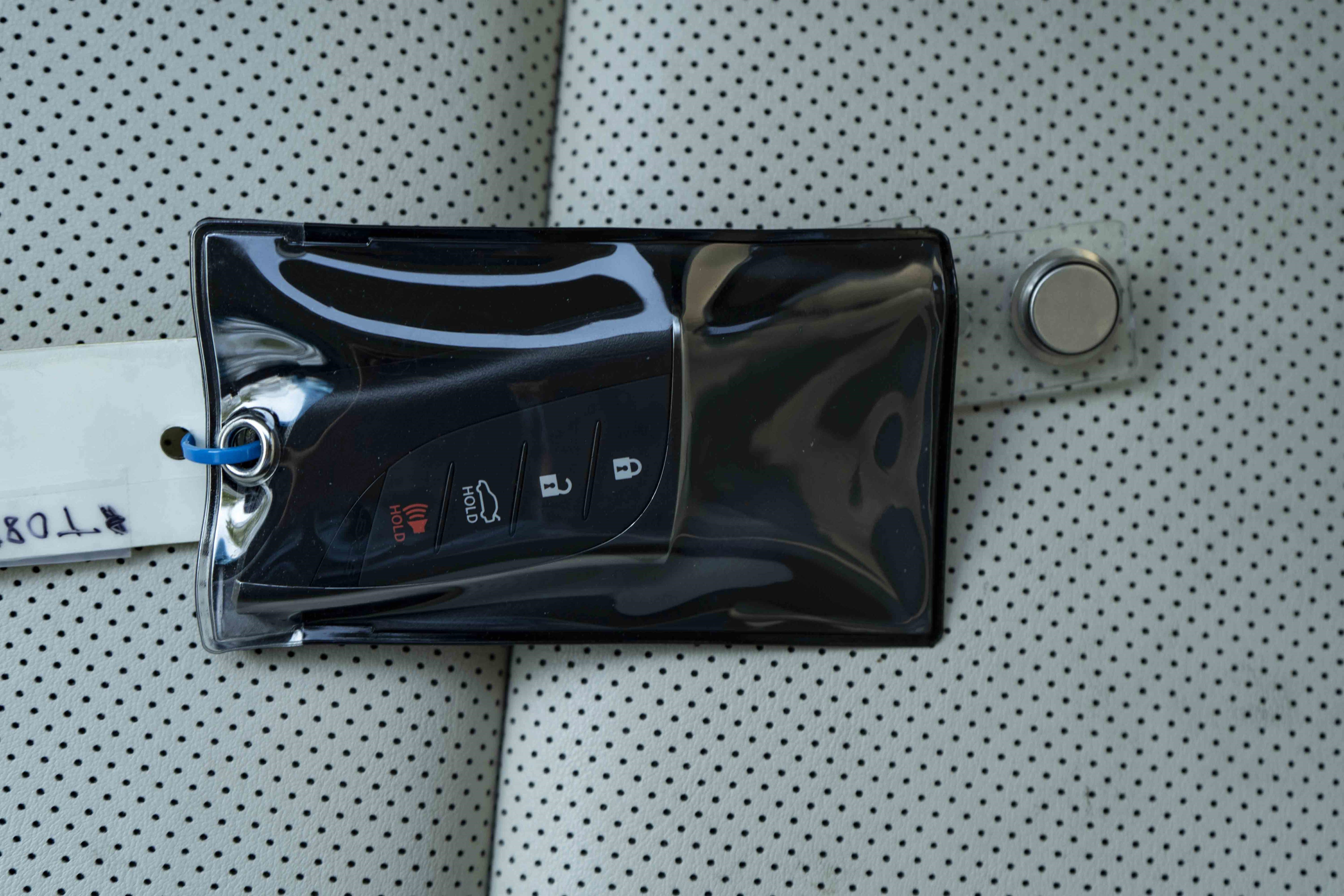 Used 2025 Lexus ES 300h w/ Premium Package image 48