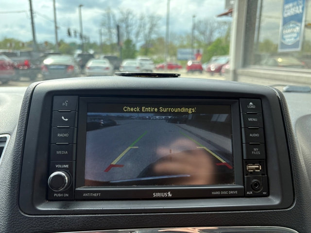 Used 2016 Chrysler Town & Country Touring w/ Driver Convenience Group FWD image 35
