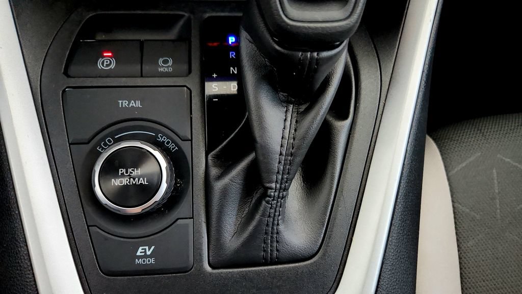 Certified 2025 Toyota RAV4 XLE w/ Weather Package AWD/4WD image 33