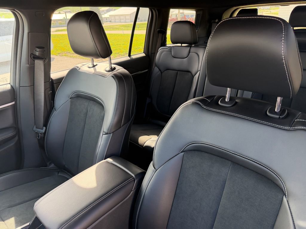 New 2026 Jeep Grand Cherokee L 4WD image 17