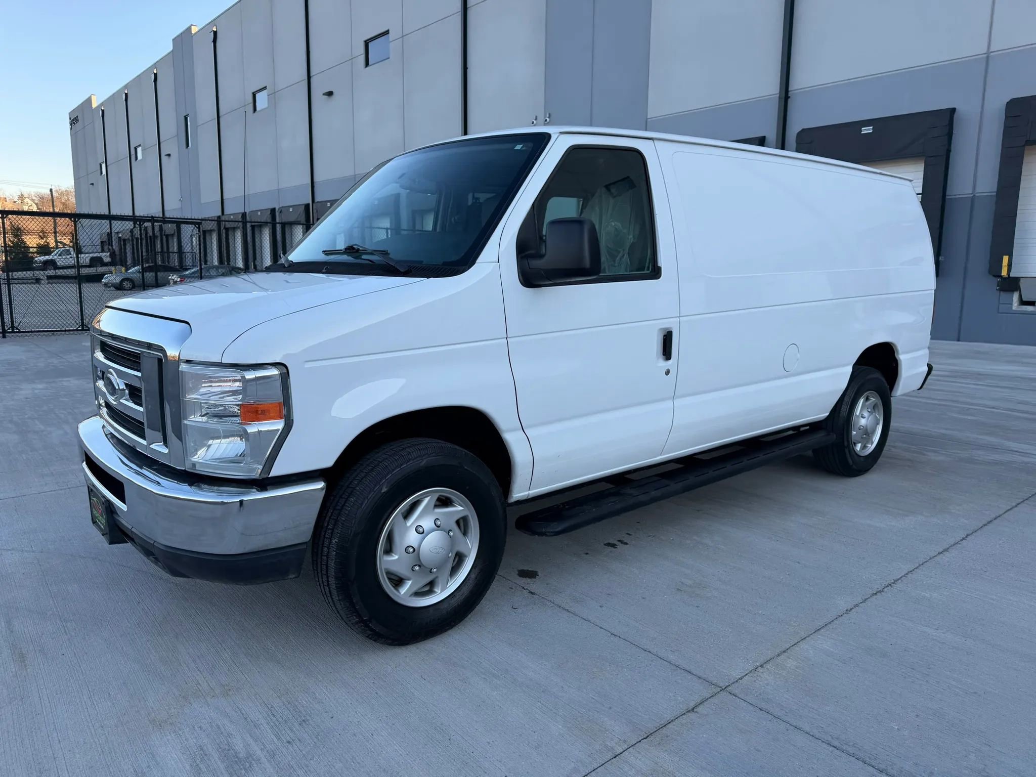 Used 2014 Ford E-250 and Econoline 250 Van 3D w/ Power Group image 2