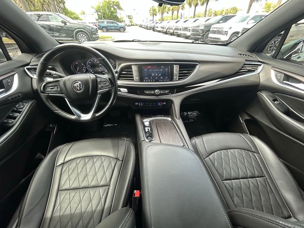 Used 2023 Buick Enclave Avenir w/ Avenir Technology Package image 21