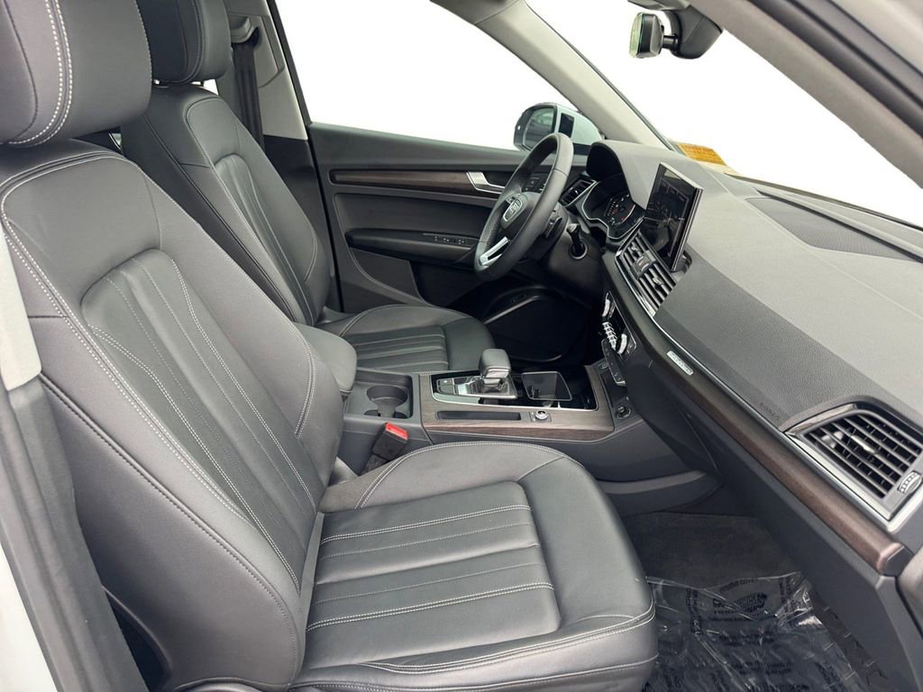 Used 2024 Audi Q5 2.0T Premium w/ Convenience Package image 15
