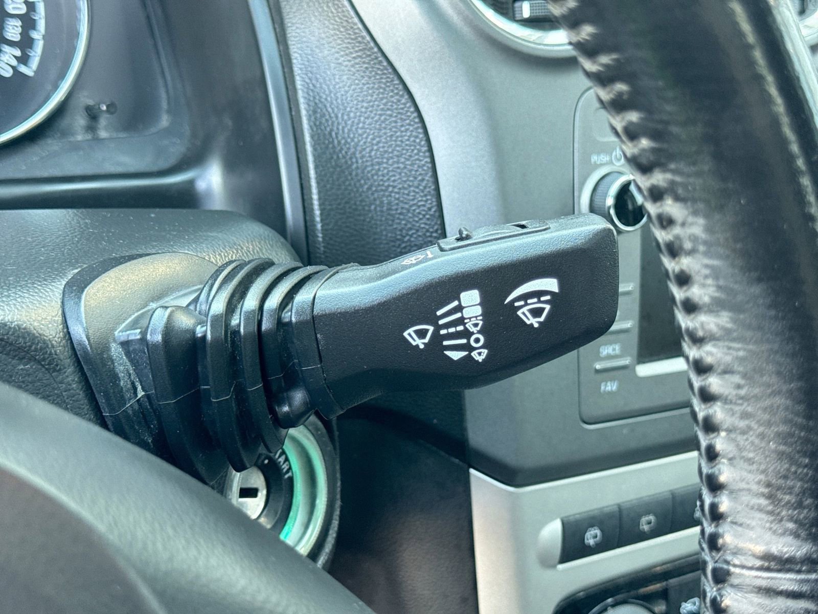 Used 2014 Chevrolet Captiva Sport LT w/ Convenience Package FWD image 29