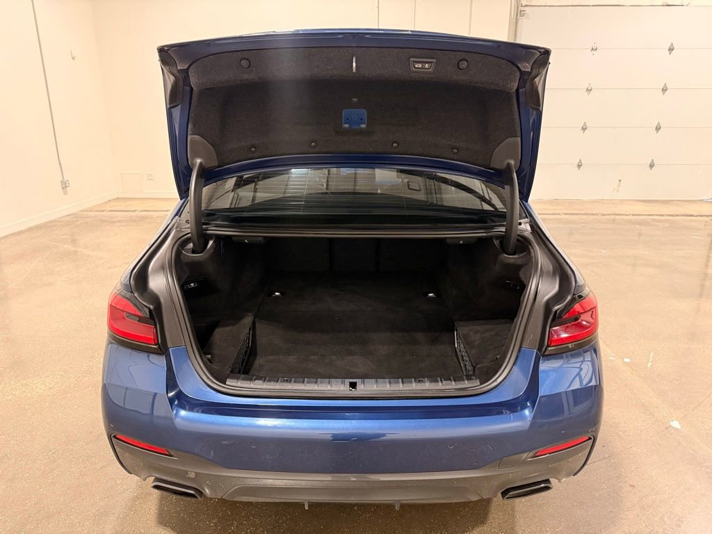 Used 2021 BMW 530e w/ M Sport Package RWD image 9
