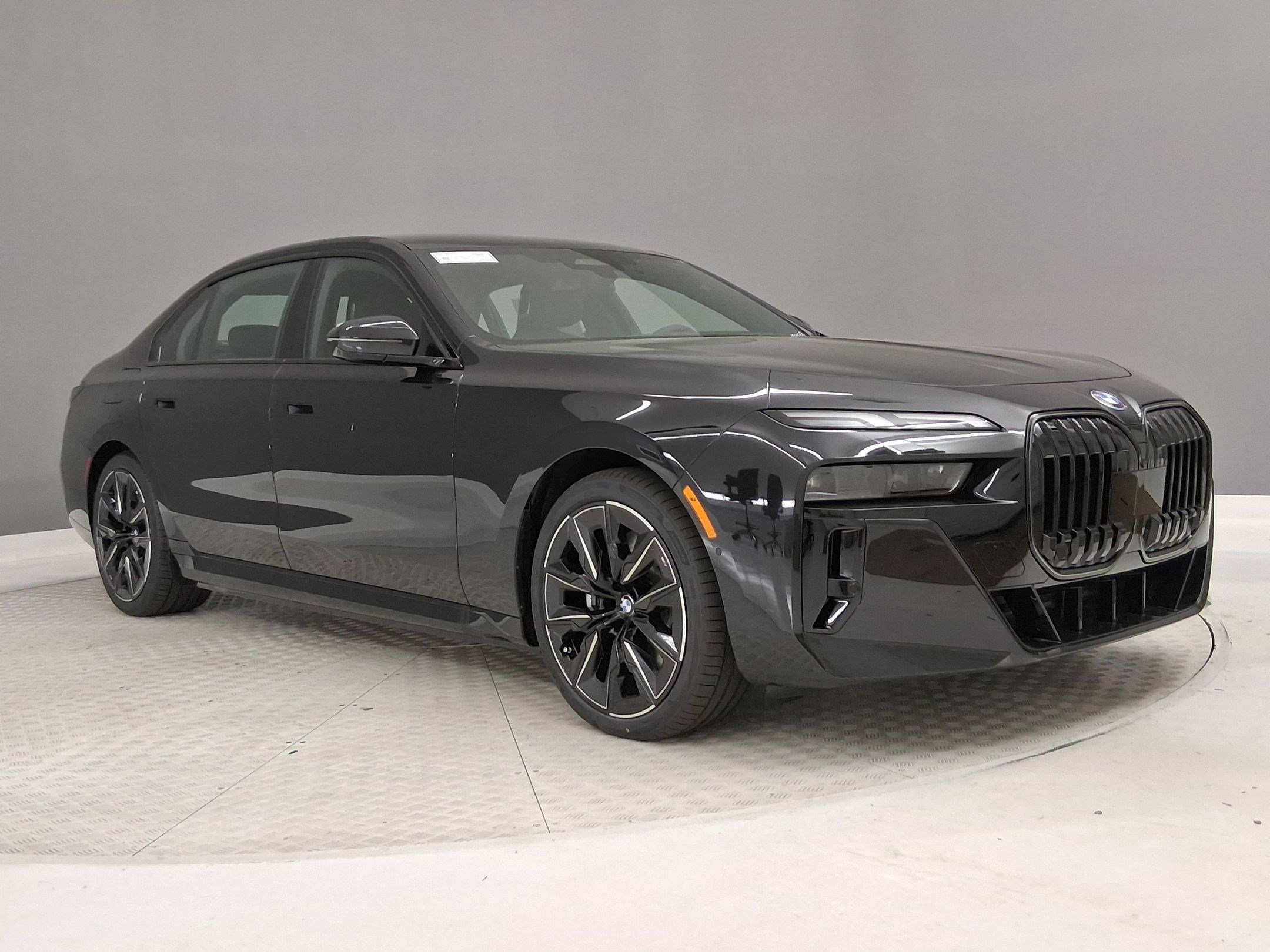 New 2026 BMW 750e xDrive w/ Premium Package AWD/4WD image 5