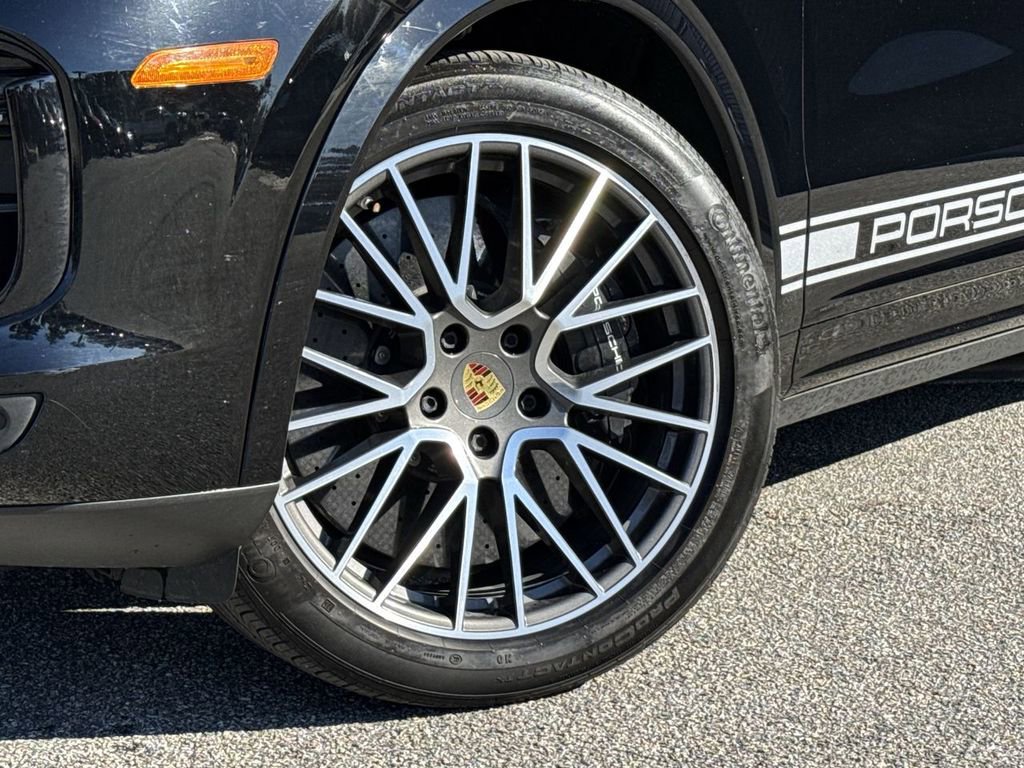 Used 2021 Porsche Cayenne Turbo image 14