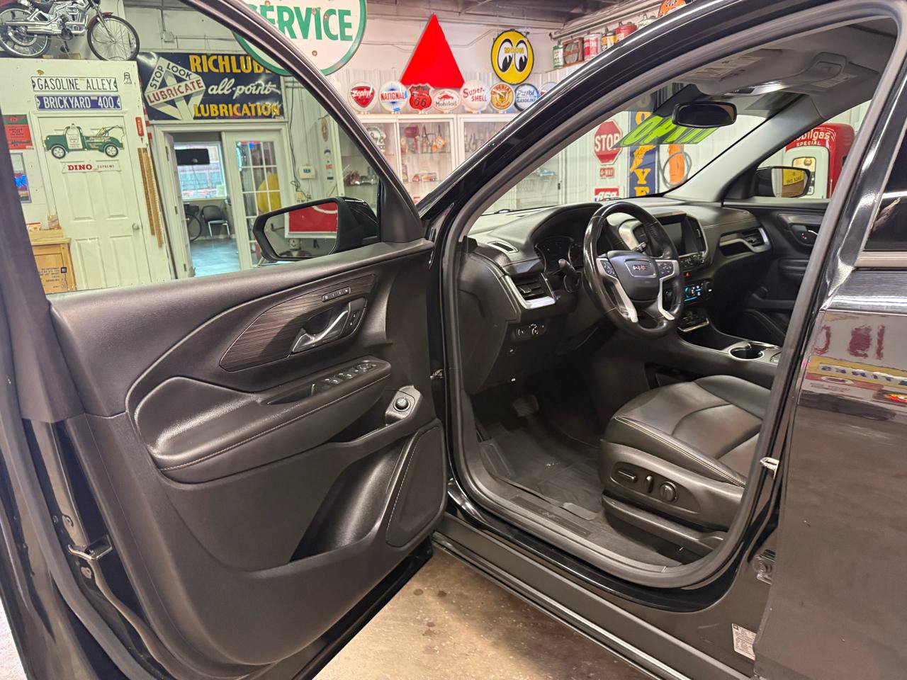 Used 2018 GMC Terrain SLT w/ Preferred Package FWD image 10