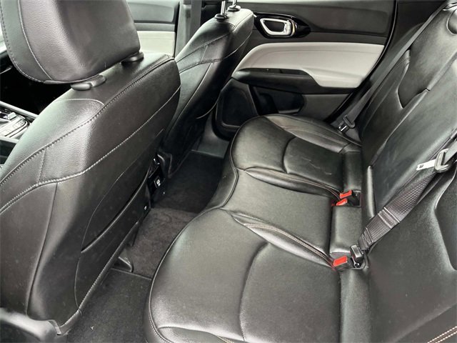 Used 2024 Jeep Compass Limited w/ Mopar Graphics Package image 17