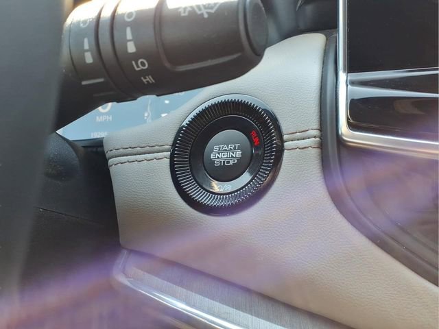 Used 2024 Jeep Compass Limited image 18