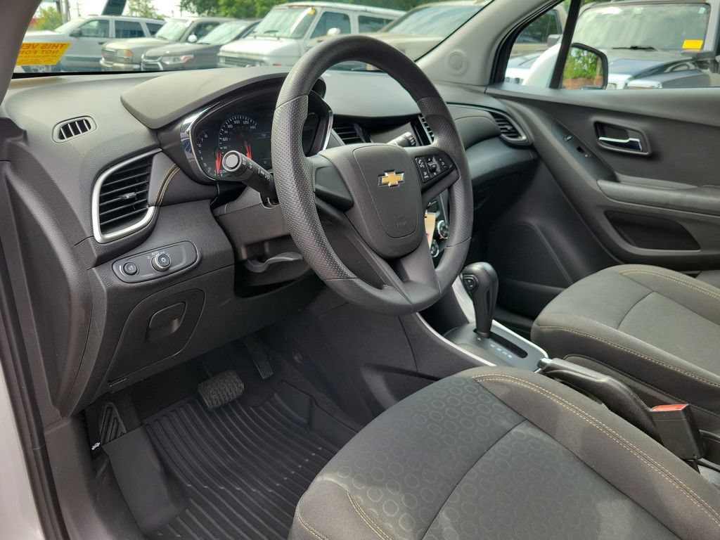 Used 2020 Chevrolet Trax LS FWD image 20