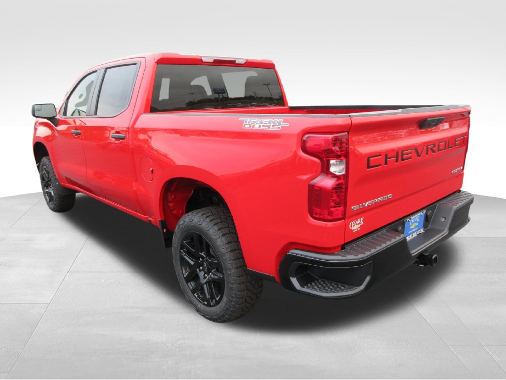 New 2026 Chevrolet Silverado 1500 Custom Trail Boss w/ LPO, Dark Essentials Package AWD/4WD image 4