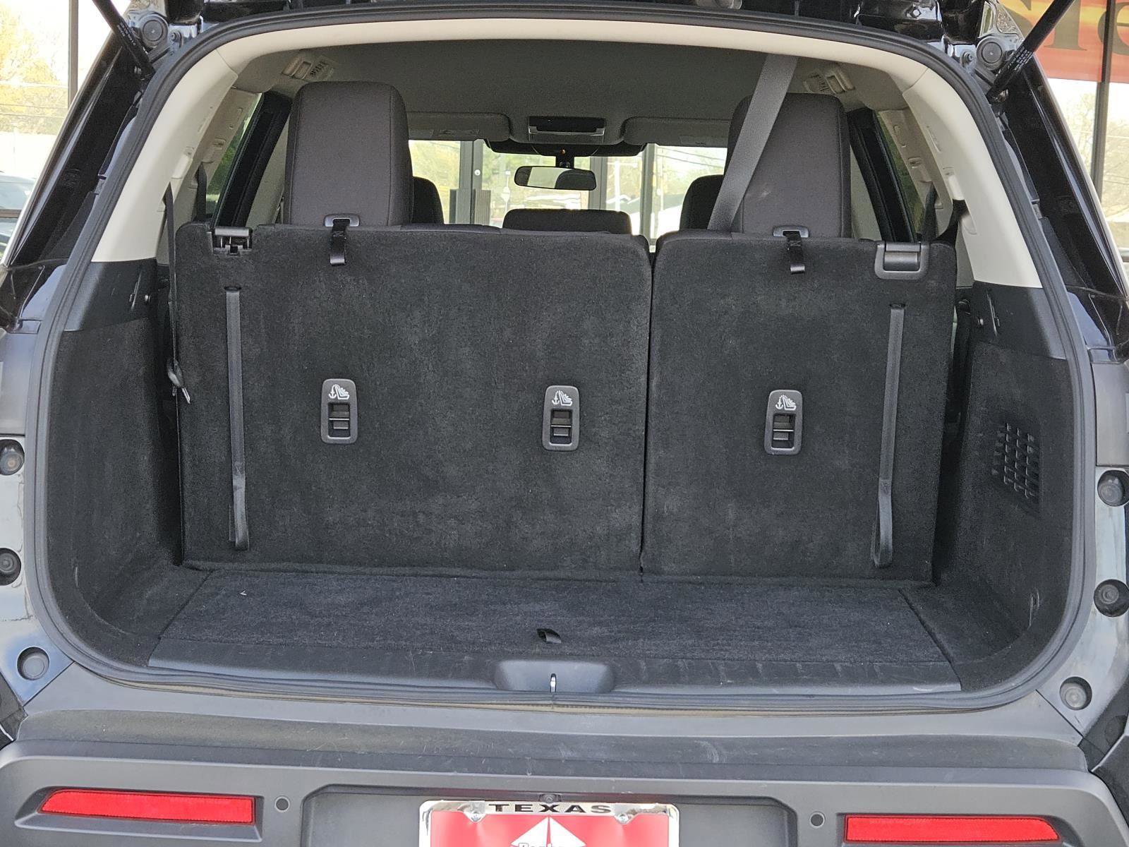 Used 2024 Nissan Pathfinder SV image 9