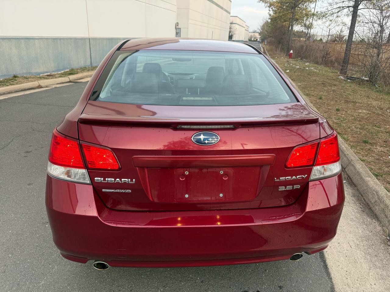 Used 2010 Subaru Legacy 3.6R Limited w/ Appearance Package 1F image 10