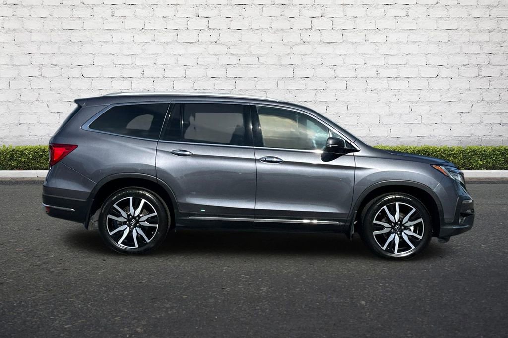 Used 2022 Honda Pilot Touring image 3