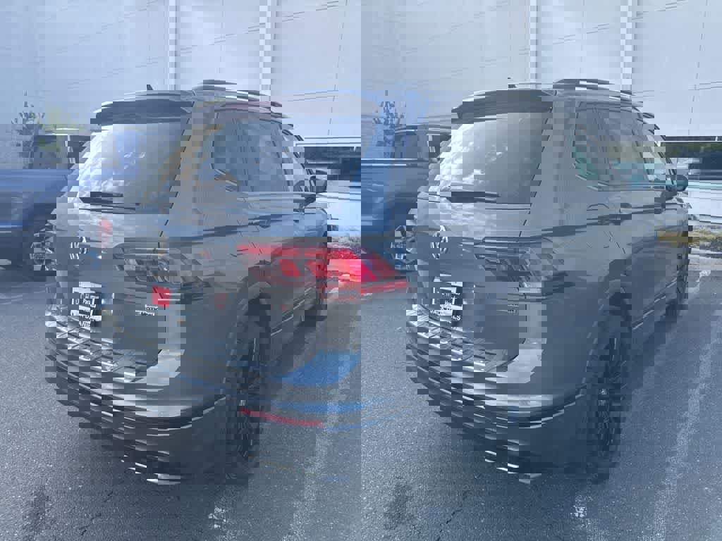 Used 2021 Volkswagen Tiguan SE R-Line AWD/4WD image 9