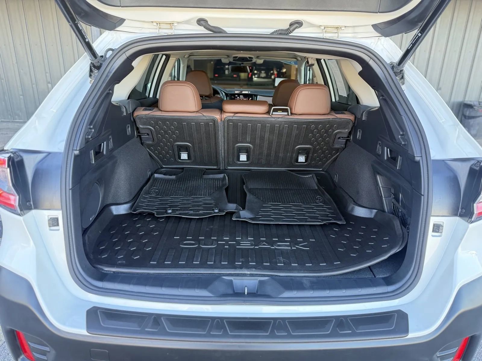 Used 2022 Subaru Outback Touring w/ Popular Package #2 image 17