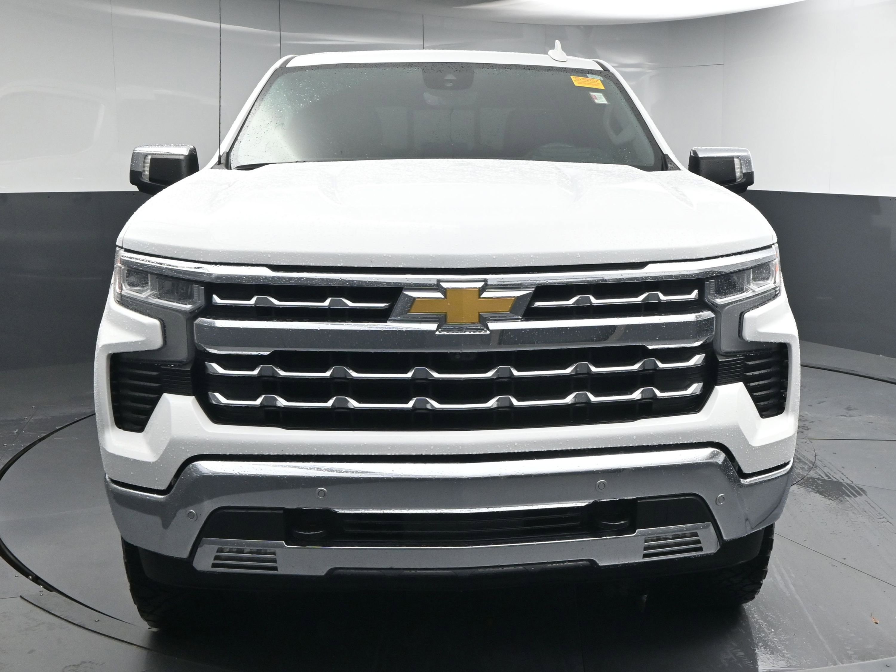 Used 2023 Chevrolet Silverado 1500 LTZ w/ LTZ Premium Package image 2