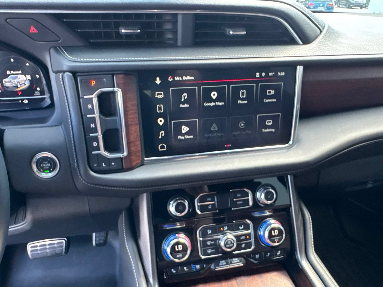 Used 2024 GMC Yukon XL Denali Ultimate AWD/4WD image 31