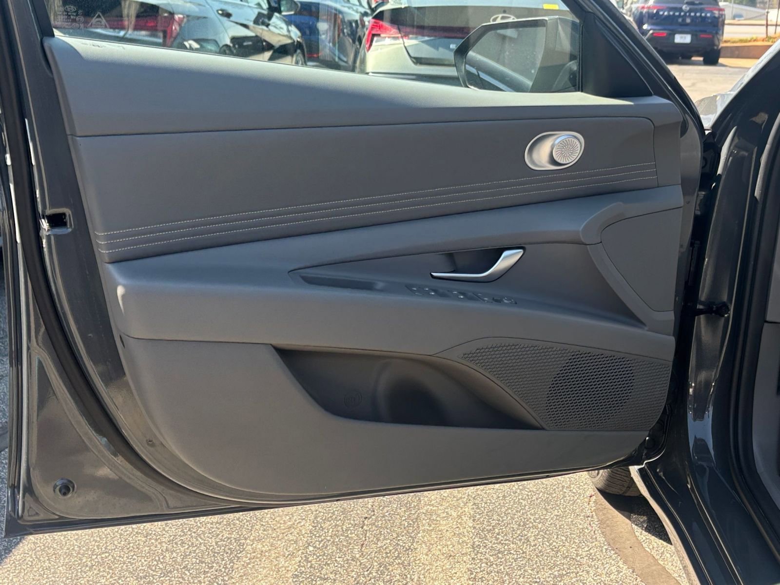 Used 2025 Hyundai Elantra SEL image 18