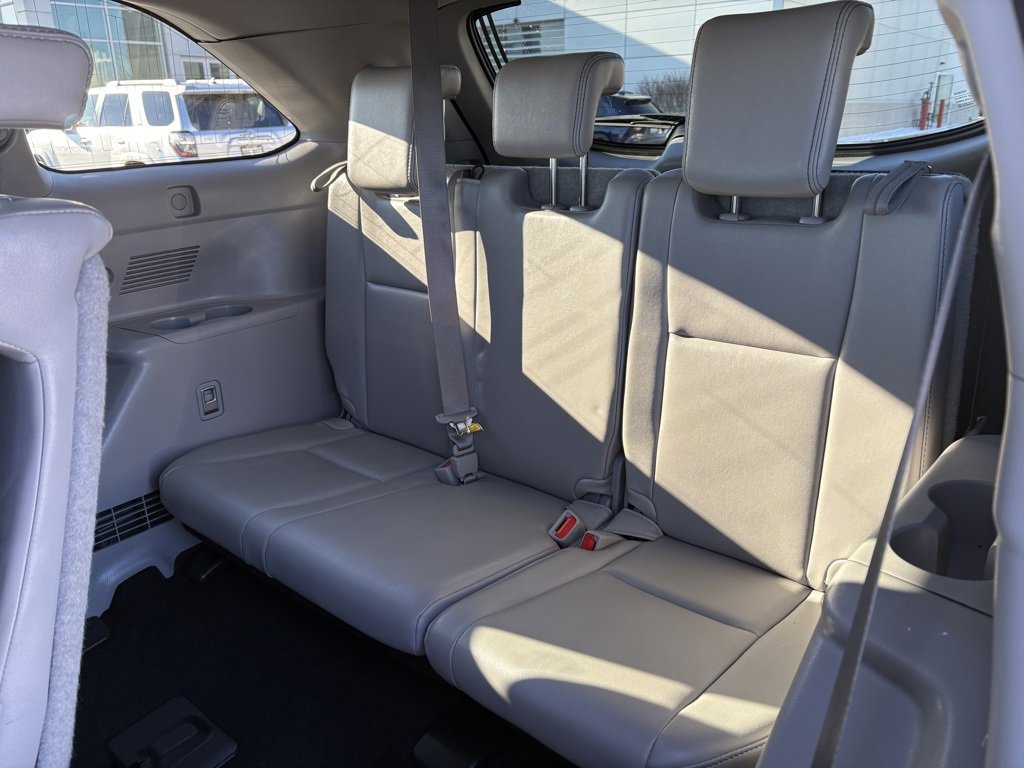 Used 2017 Toyota Highlander XLE image 11