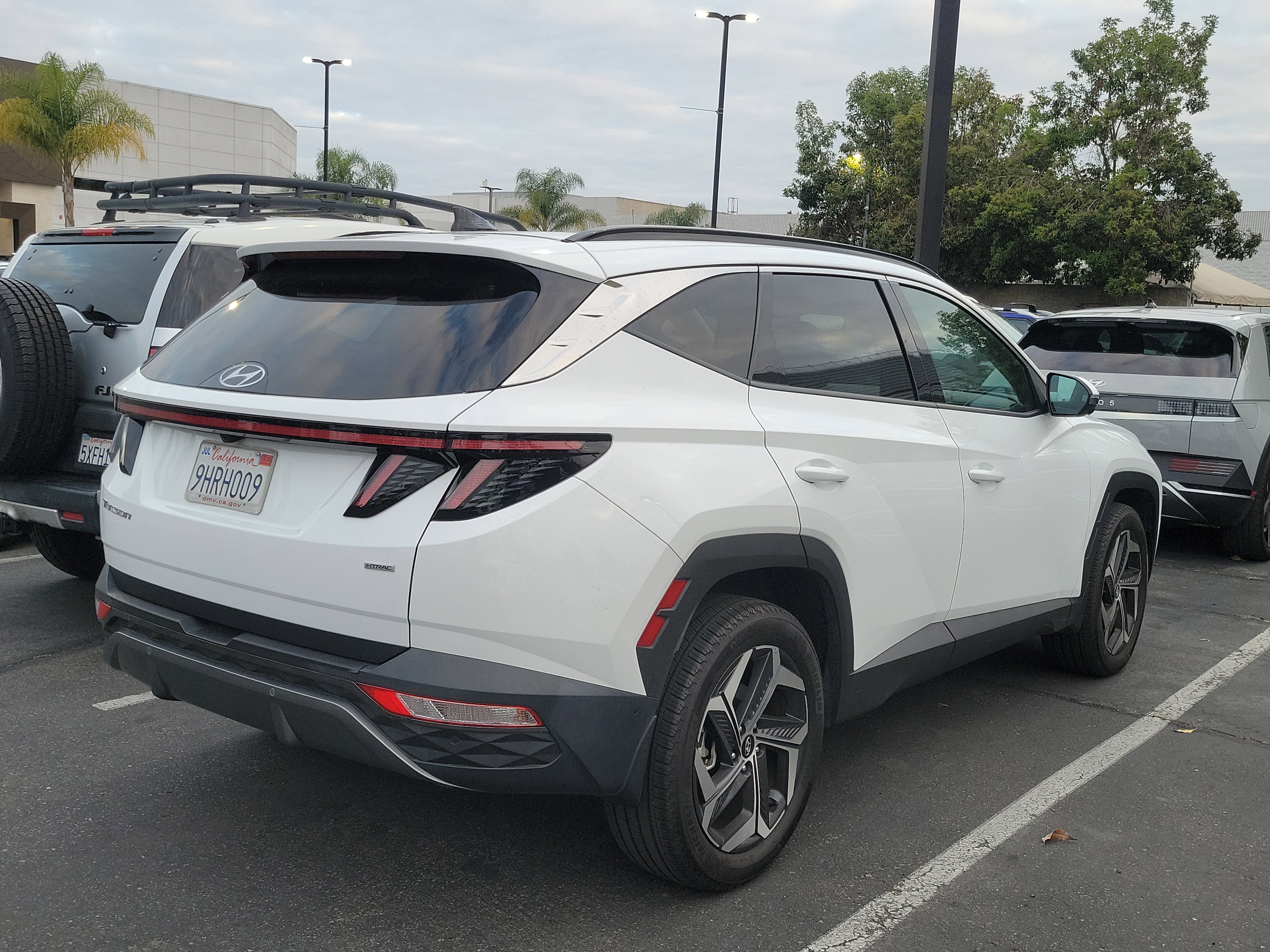 Certified 2023 Hyundai Tucson Limited AWD/4WD image 4