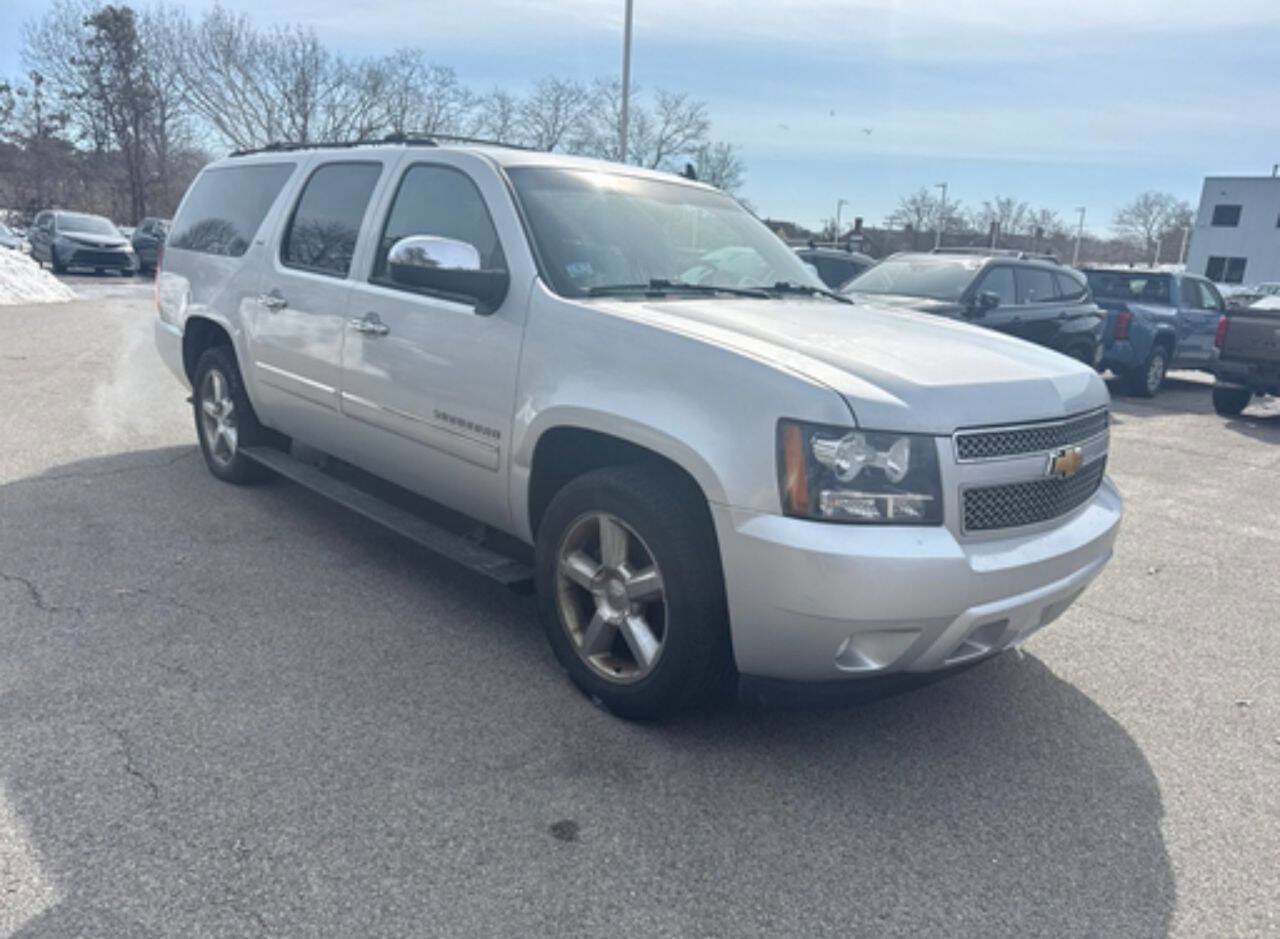 Used 2012 Chevrolet Suburban LTZ image 3