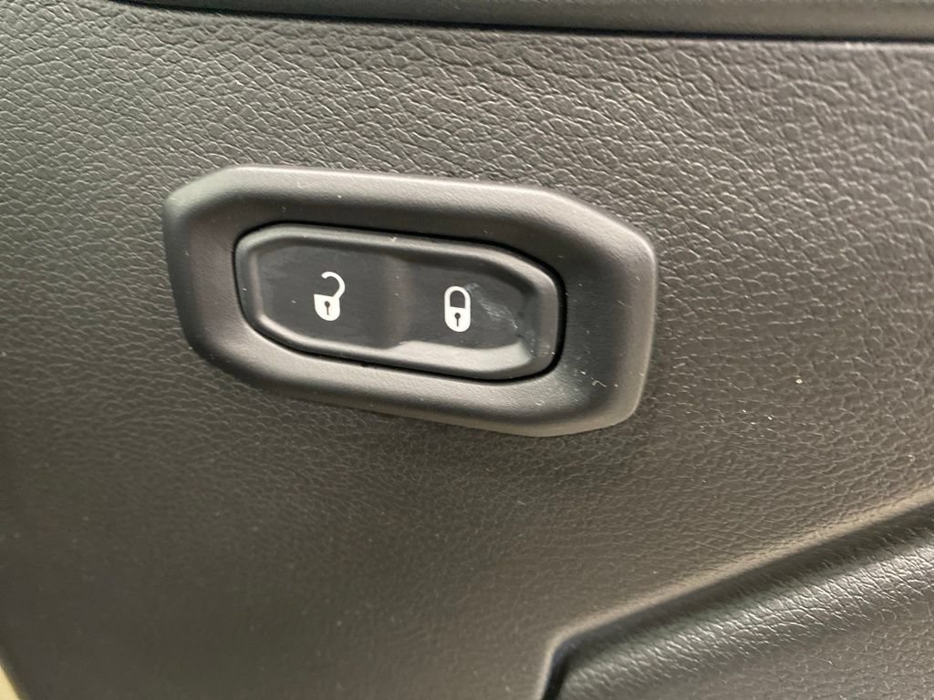 Used 2026 Jeep Gladiator Mojave AWD/4WD image 23