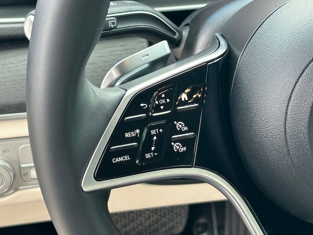 Used 2025 Mercedes-Benz GLE 450e 4MATIC image 39